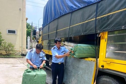 Vĩnh Phúc: Bắt giữ lô hàng trôi nổi cực lớn tại thị trấn Thổ Tang