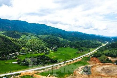 Phối cảnh và thực tế vị trí sân bay Sa Pa trước ngày khởi công