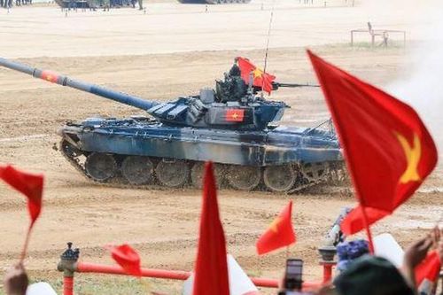 Việt Nam lọt vào bán kết 'Tank Biathlon-2022'
