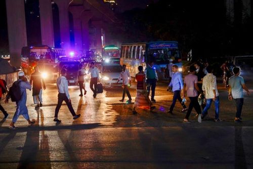 Bangladesh cắt điện trường học, văn phòng để tiết kiệm năng lượng