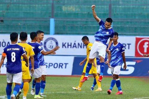 V.League 2: Khánh Hòa FC tạm dẫn đầu