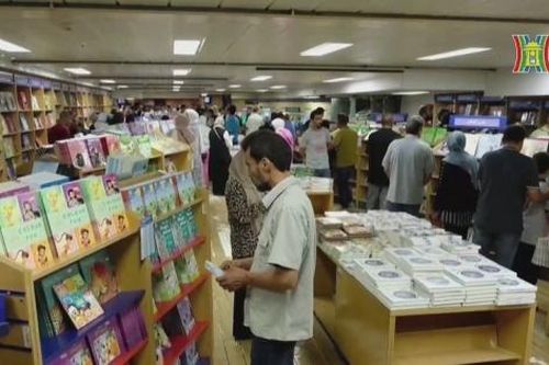 Thư viện nổi tại Lybia thu hút hàng nghìn người yêu sách