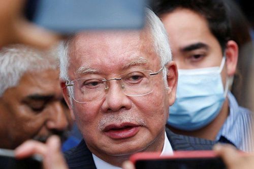 Cựu thủ tướng Malaysia Najib Razak bị đưa thẳng tới nhà tù