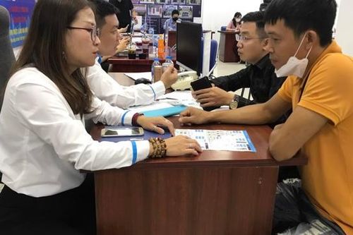 Đi làm việc ở nước ngoài: Làm sao để không mắc bẫy 'việc nhẹ, lương cao'?