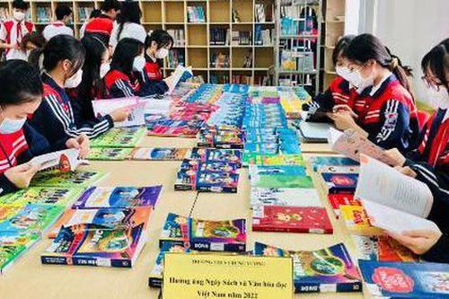 Nhân viên thư viện trường học có được nghỉ hè?