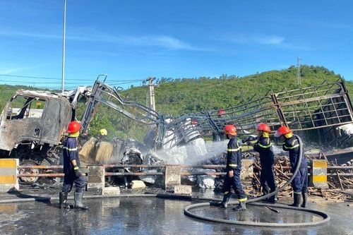 Phú Yên: Cháy xe tải trên quốc lộ 1