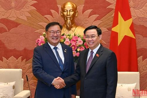 Chủ tịch Quốc hội Vương Đình Huệ tiếp Chủ tịch nhóm Nghị sĩ hữu nghị Hàn Quốc-Việt Nam