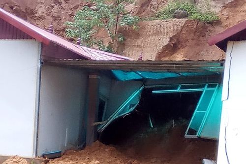 Sơn La: Sạt lở đất gây sập nhà, một phụ nữ tử vong
