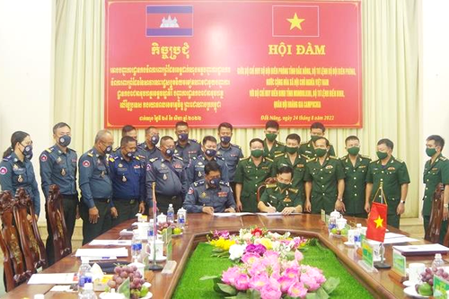 Hội đàm giữa Bộ Chỉ huy BĐBP Đăk Nông và Đoàn đại biểu Bộ Chỉ huy Hiến binh tỉnh Mondulkiri