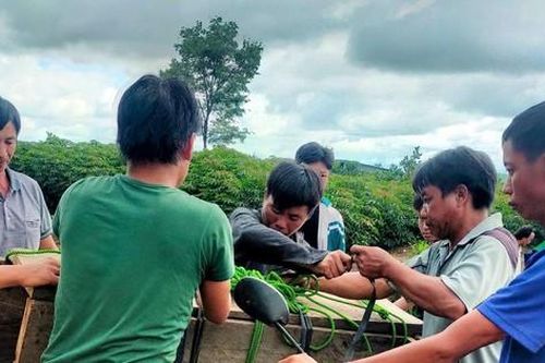 Sự thật vụ đưa quan tài lên rừng vì nhà nghèo không có đất chôn
