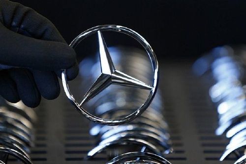 VW, Mercedes-Benz tiếp cận nguyên liệu Canada để sản xuất pin xe điện