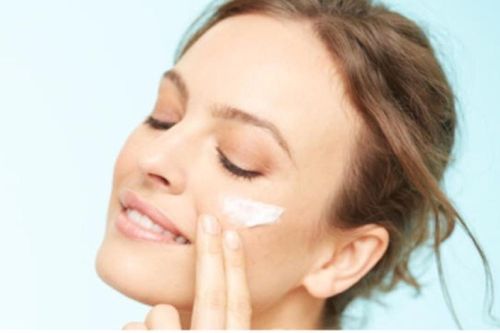 Những thứ 'quen thuộc' có khả năng khiến da tệ hơn nếu bôi lên mặt