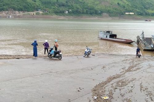 Sơn La mong mỏi xây cầu qua Sông Đà thay phà để sớm xóa nghèo, Bộ Giao thông vận tải nói gì?