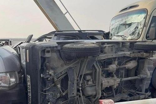 2 tai nạn liên tiếp, cầu Chương Dương ùn tắc nghiêm trọng