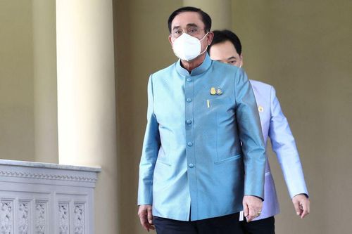 Thủ tướng bị đình chỉ chức vụ của Thái Lan dự họp tại Bộ Quốc phòng