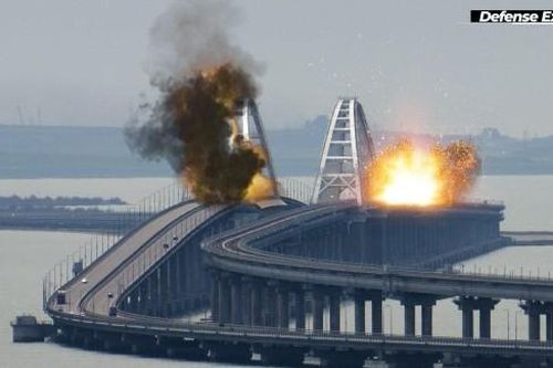Nếu dùng tên lửa HIMARS tấn công cầu Crimea, Ukraine sẽ hứng phản đón mạnh mẽ từ Nga?