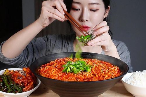 Món ăn rẻ nhất ở Hàn Quốc cũng tăng giá