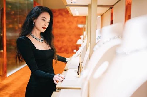 Cặp diễn viên chính của Tinh Hán Xán Lạn bị Thư Kỳ 'đánh bật'