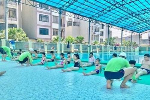 Chủ động dạy bơi an toàn cho trẻ