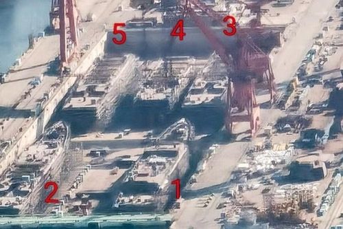 Trung Quốc đóng cùng lúc hàng loạt khu trục hạm Type 052D