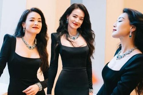 Sắc vóc gợi cảm khó tin của 'nữ hoàng cảnh nóng' Thư Kỳ ở tuổi 46