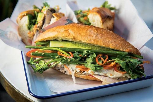 CNN chọn bánh mì, phở, cà phê Việt vào top ẩm thực đường phố châu Á