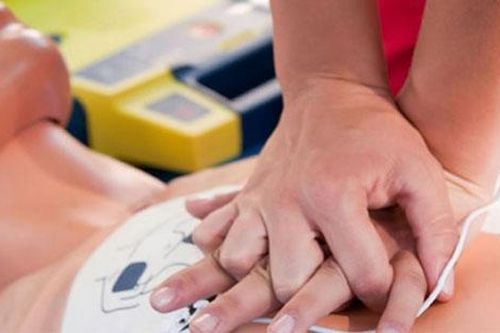Người đàn ông Hà Nội đột ngột ngừng tuần hoàn khi đi chăm người ốm
