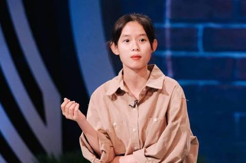 Cô bé là Đại sứ Văn hóa đọc: Tình yêu văn học từ người cha mù hát rong