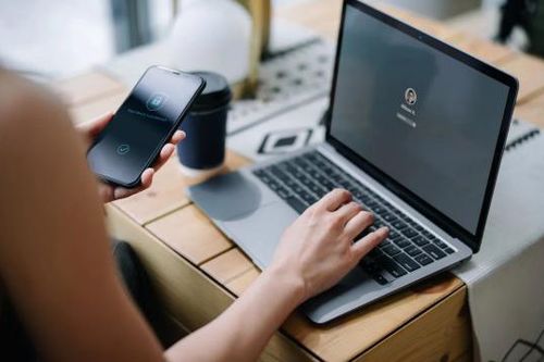 Lỗ hổng bảo mật của Apple có thể khiến hacker kiểm soát toàn bộ thiết bị