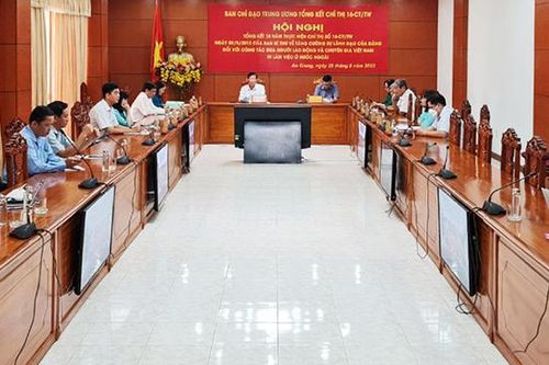 Người Việt Nam làm việc ở nước ngoài có thu nhập hơn 200 triệu đồng/năm