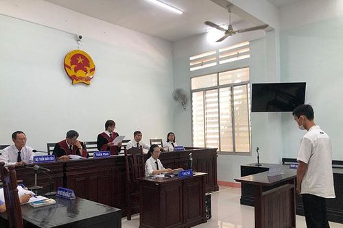 Dùng dao giải quyết chuyện... cùng thương 1 bạn gái!