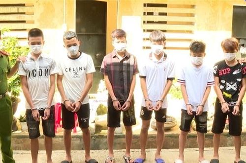 Tụ tập chặn đường phụ nữ đi chợ lúc rạng sáng cướp tài sản