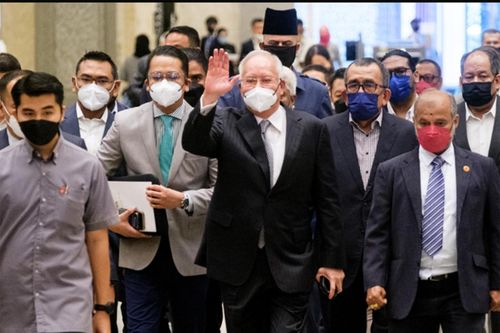 Cựu Thủ tướng Malaysia Najib Razak đối mặt với nhiều bê bối tham nhũng