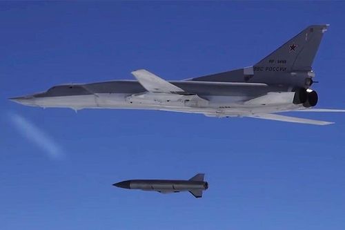 Phòng không NATO bất lực trước tên lửa hành trình Kh-22 của Nga