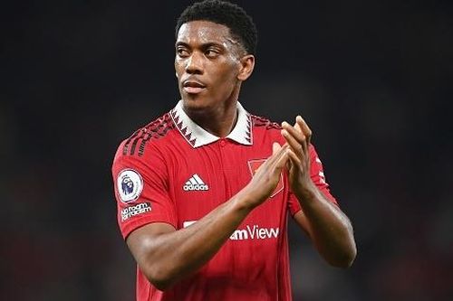 Anthony Martial tiếp tục gặp chấn thương