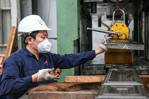 Vai trò của Nhà nước trong hỗ trợ phát triển thị trường lao động
