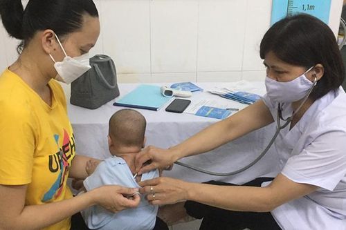 Hơn 9.000 trẻ em Thái Bình được tiêm vaccine phòng bệnh bại liệt mũi 2