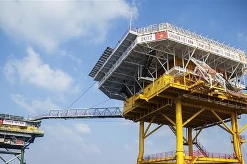 Khai mạc triển lãm 'Hành trình 10 năm vì Hoàng Sa - Trường Sa thân yêu'