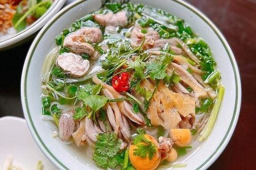 Giá xăng giảm 5 lần liên tiếp bát phở vẫn 50 nghìn không giảm