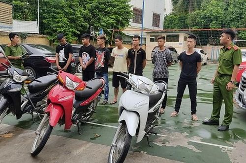 Hải Dương: Điều tra nhóm thiếu niên dùng hung khí đánh người đi đường