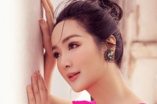 Hoa hậu Đền Hùng Giáng My gây thương nhớ với đầm hồng nữ tính