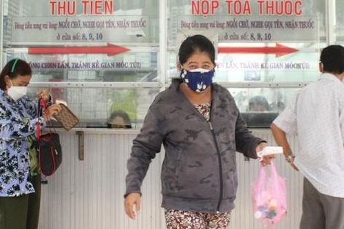 Bệnh nhân phải mua thuốc, vật tư mang vào bệnh viện: Chuyện chưa từng có
