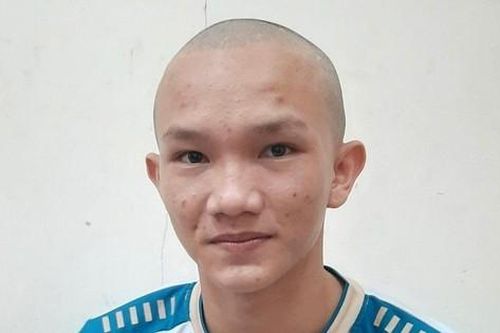 Tạm giữ thanh niên chém người khi dừng đèn đỏ lúc rạng sáng