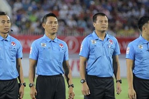 Trợ lý trọng tài từ chối bàn thắng của Thanh Hóa nghỉ vòng 14 V.League 2022; BXH FIFA tháng 8/2022: Việt Nam trên Thái Lan 14 bậc
