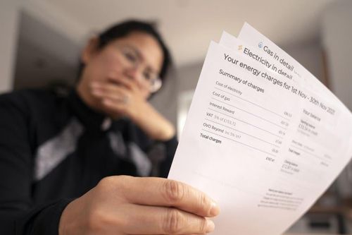 Người dân Anh chật vật thanh toán hóa đơn năng lượng trong mùa Đông