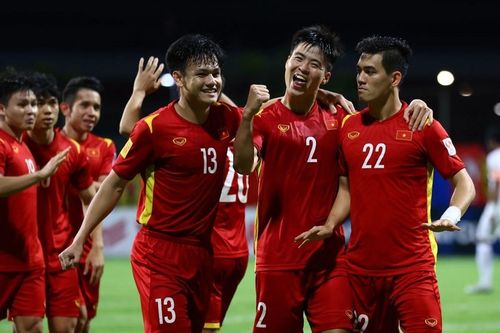 Tuyển Việt Nam bỏ xa Thái Lan 14 bậc trên bảng xếp hạng FIFA