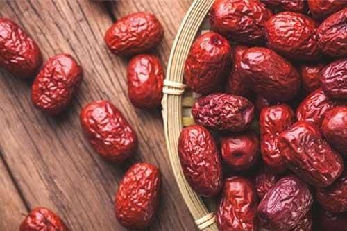 Mỗi ngày 3 quả táo đỏ, cả đời luôn khỏe mạnh nhưng khi ăn cần nhớ kỹ những 'đại kỵ' sau