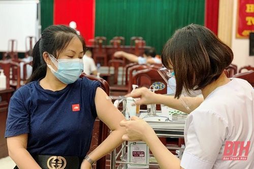 TP Thanh Hóa đẩy nhanh tiến độ tiêm chủng vắc xin COVID-19