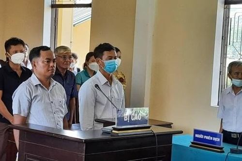 42 tháng tù giam cho 2 'quan xã' ép người dân chi tiền làm sổ đỏ