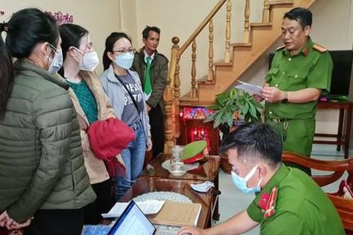 Bắt giam 2 cán bộ CDC Lâm Đồng tham ô tài sản liên quan vụ Việt Á